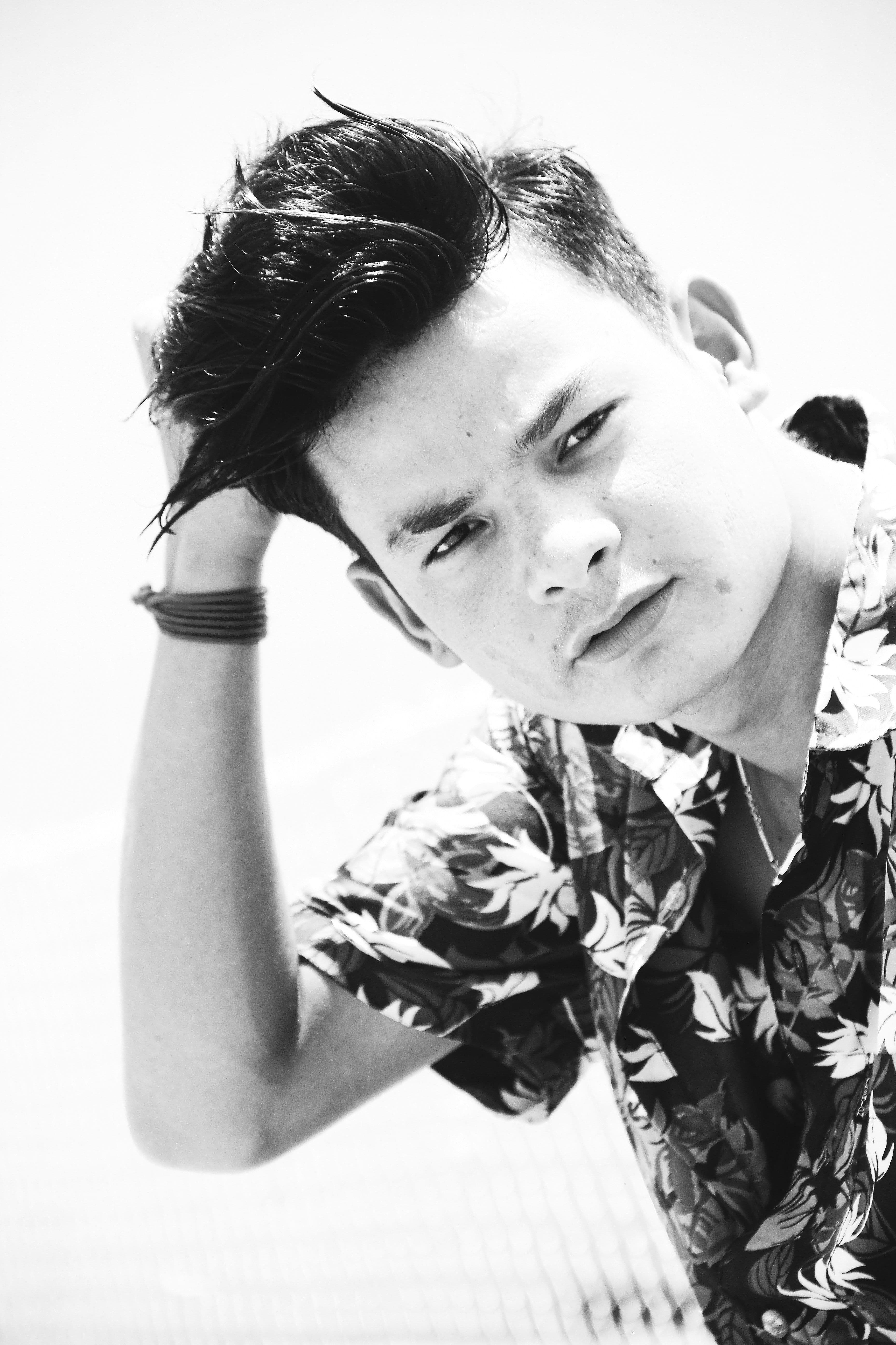 Men's Tropical Print Button-Up Shirt